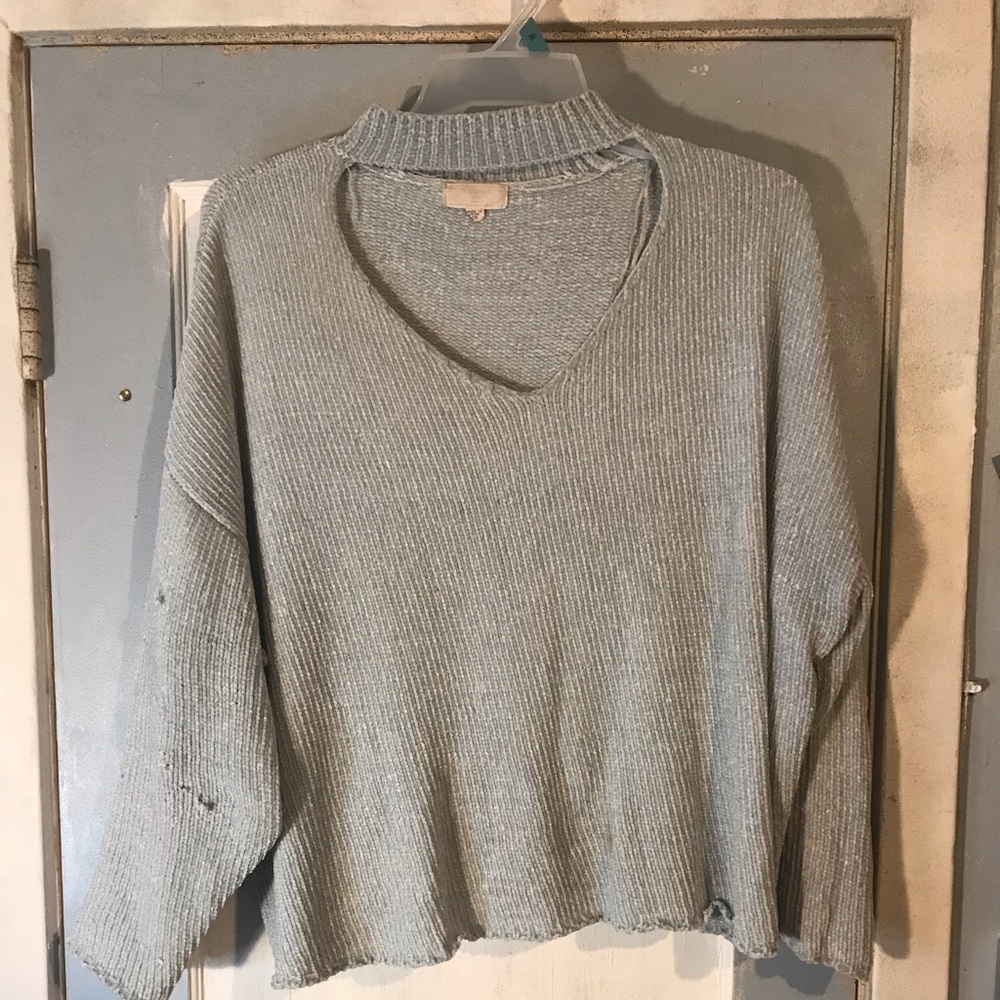 A cute baby blue sweater 3x